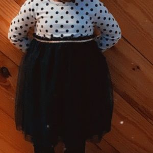 Girls Top. Can be worn with tights. Worn once.